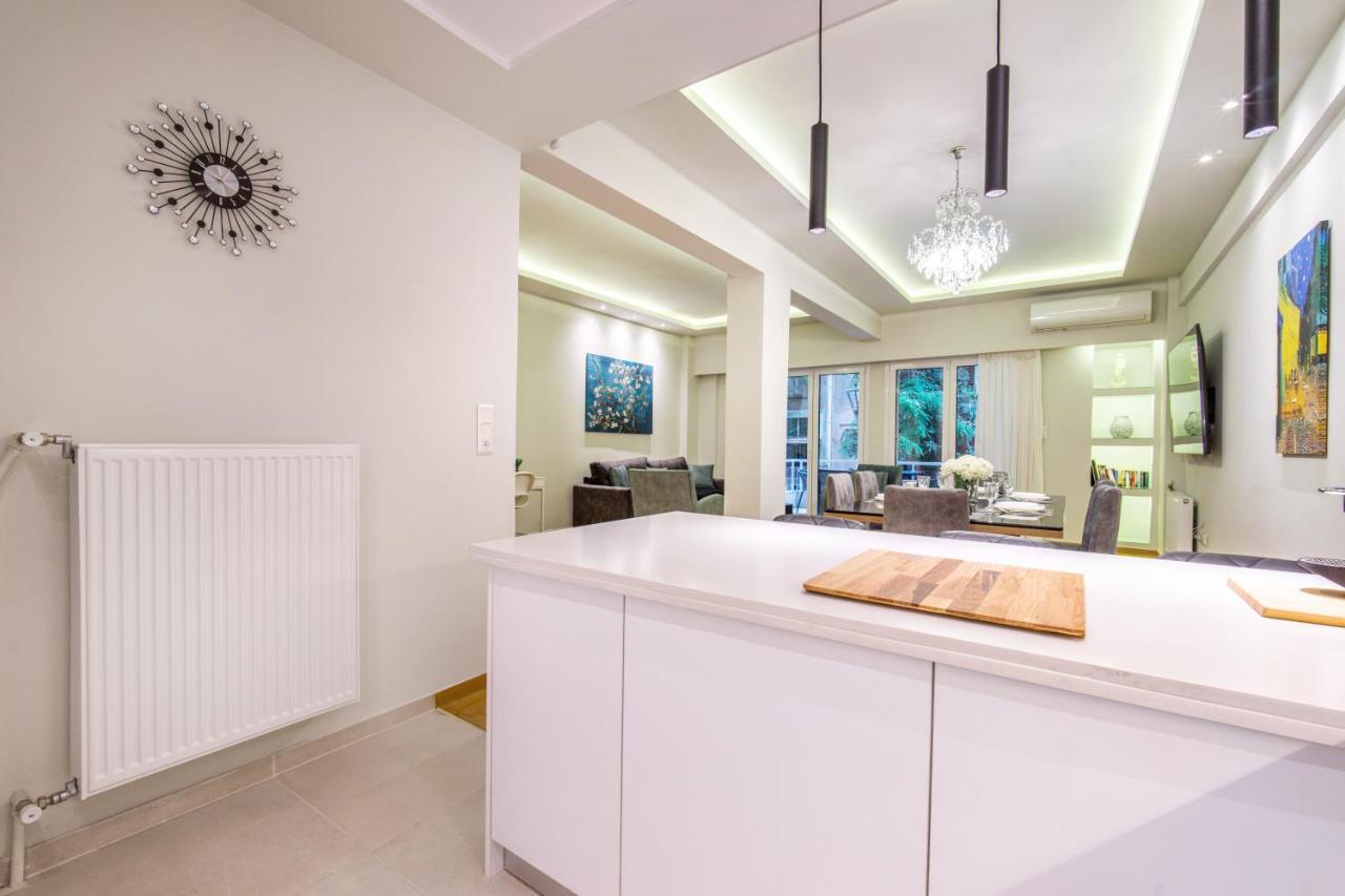 Urban Luxury On A Quiet Street In The Center Of Athens Apartment Bagian luar foto