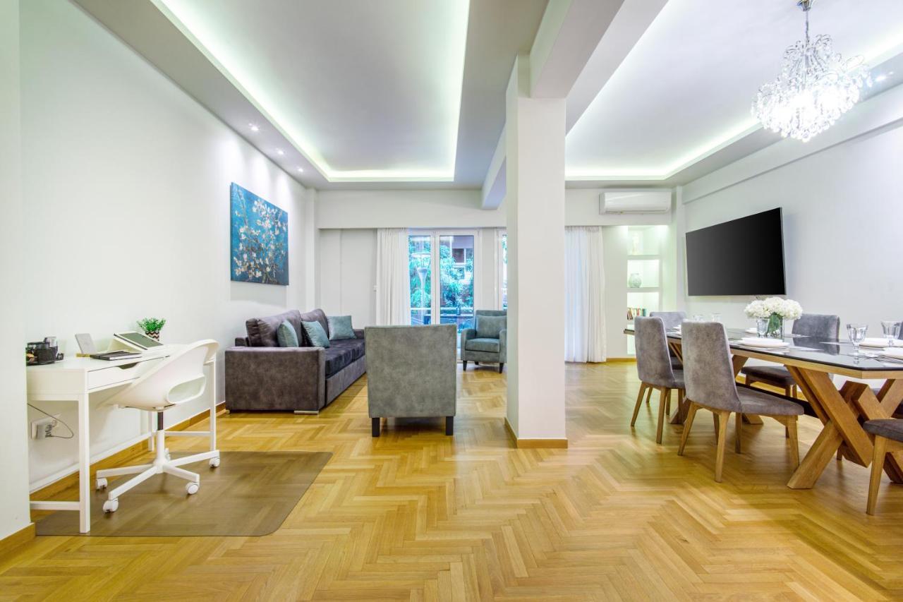 Urban Luxury On A Quiet Street In The Center Of Athens Apartment Bagian luar foto