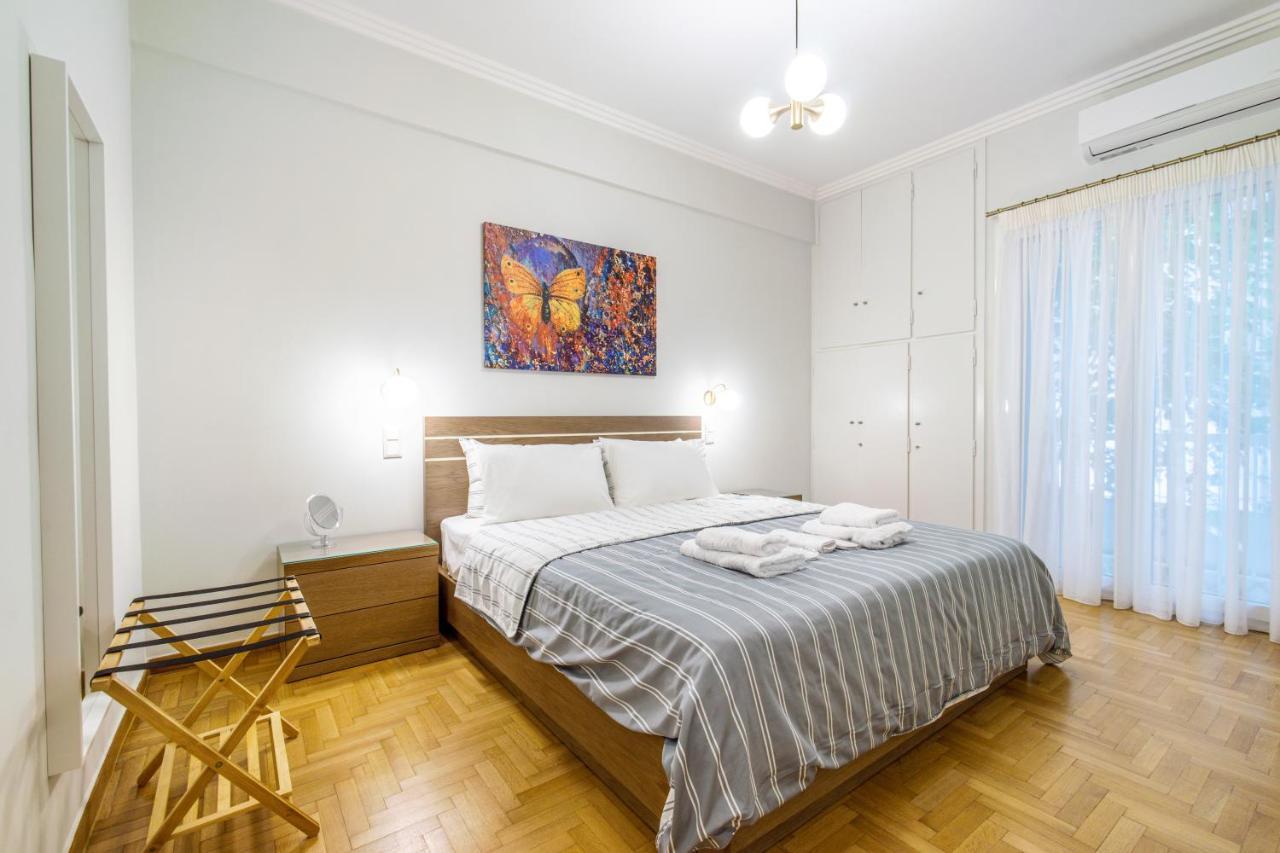 Urban Luxury On A Quiet Street In The Center Of Athens Apartment Bagian luar foto
