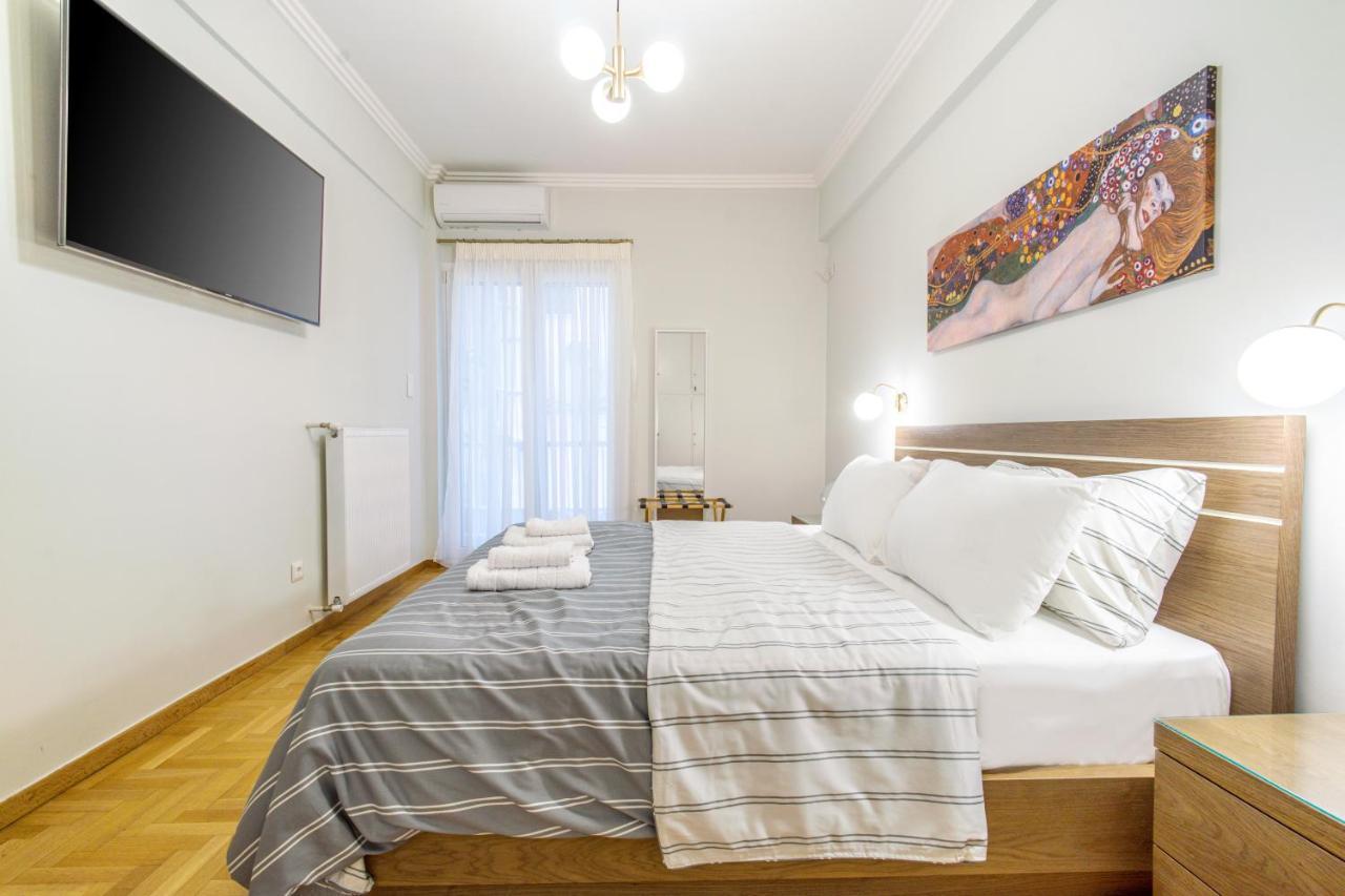 Urban Luxury On A Quiet Street In The Center Of Athens Apartment Bagian luar foto