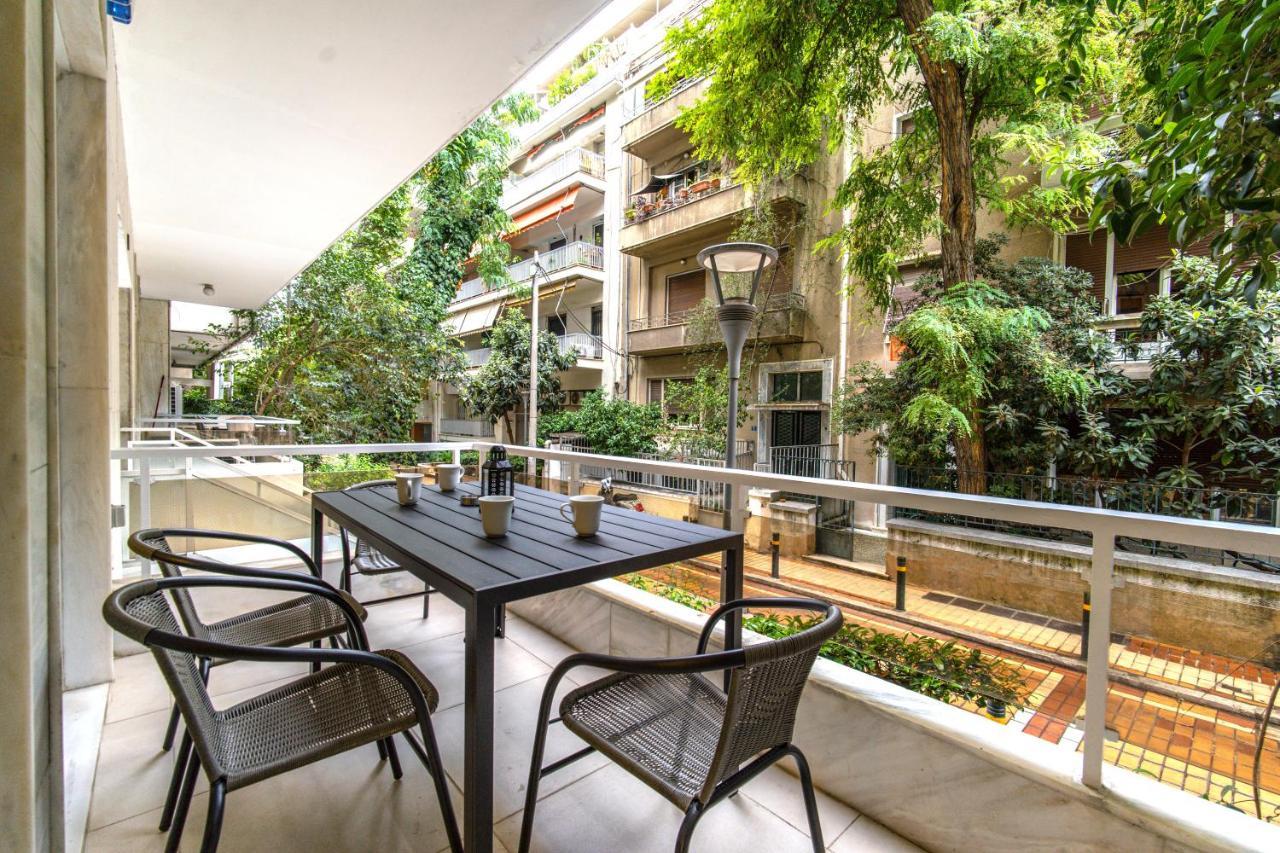 Urban Luxury On A Quiet Street In The Center Of Athens Apartment Bagian luar foto